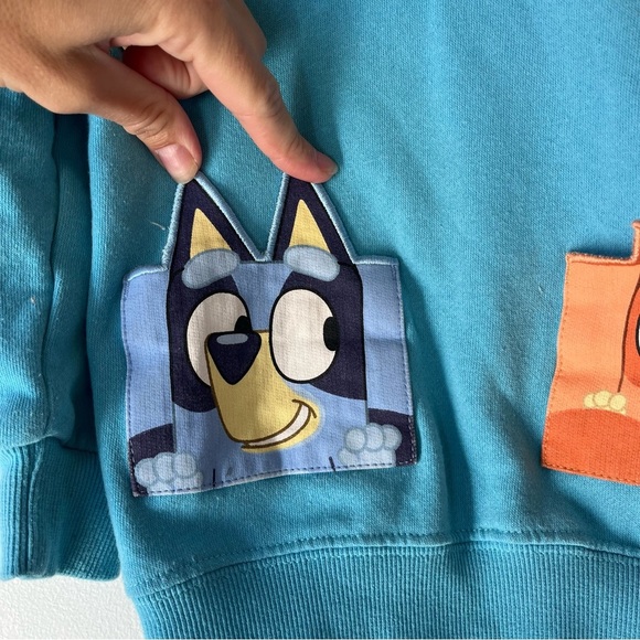 Bluey Kids Hoodie Sweatshirt 4T Blue Cartoon Pockets Heeler Characters Girls Boy - Picture 2 of 12
